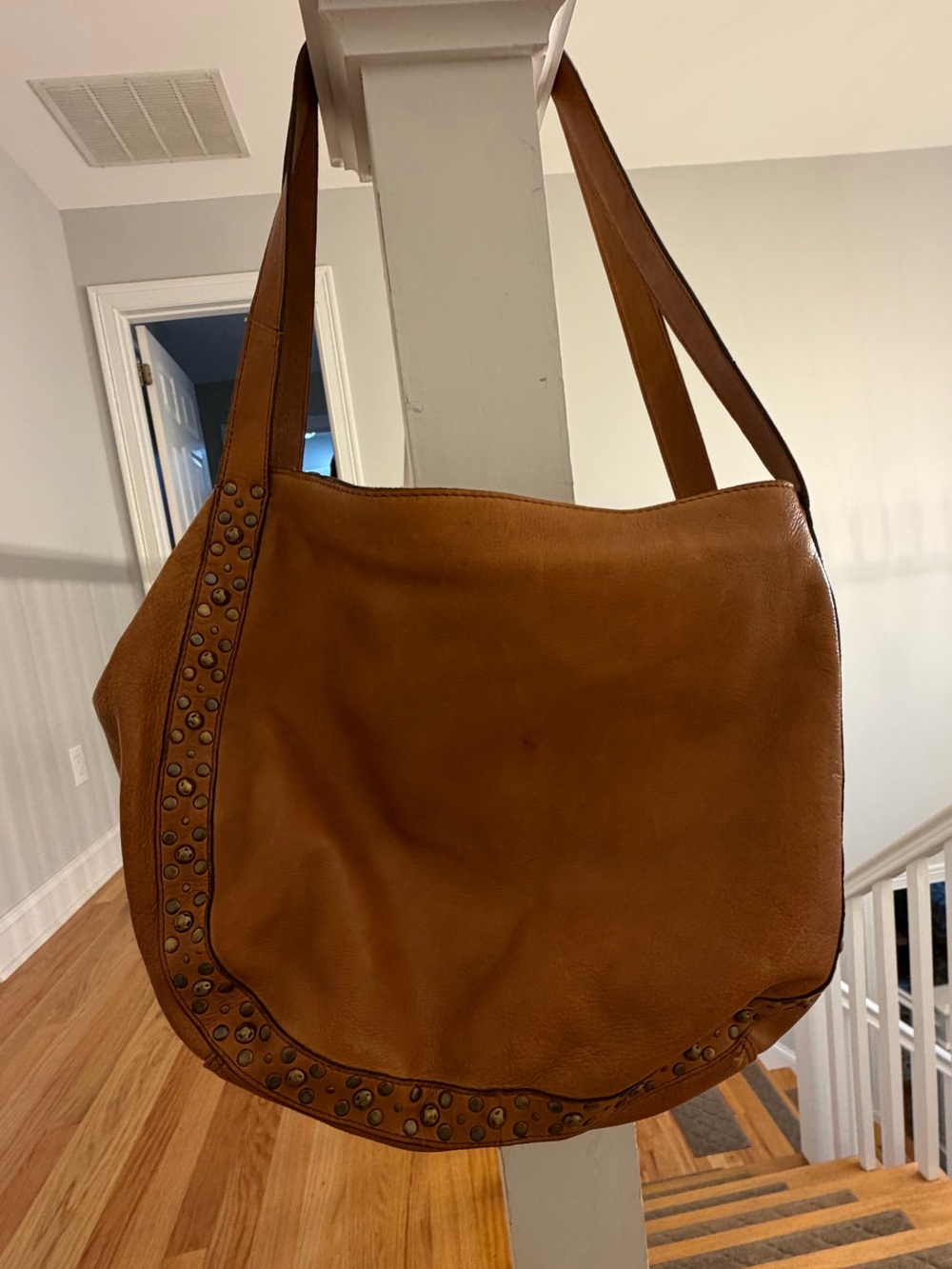 Vilenca leather satchel with studs